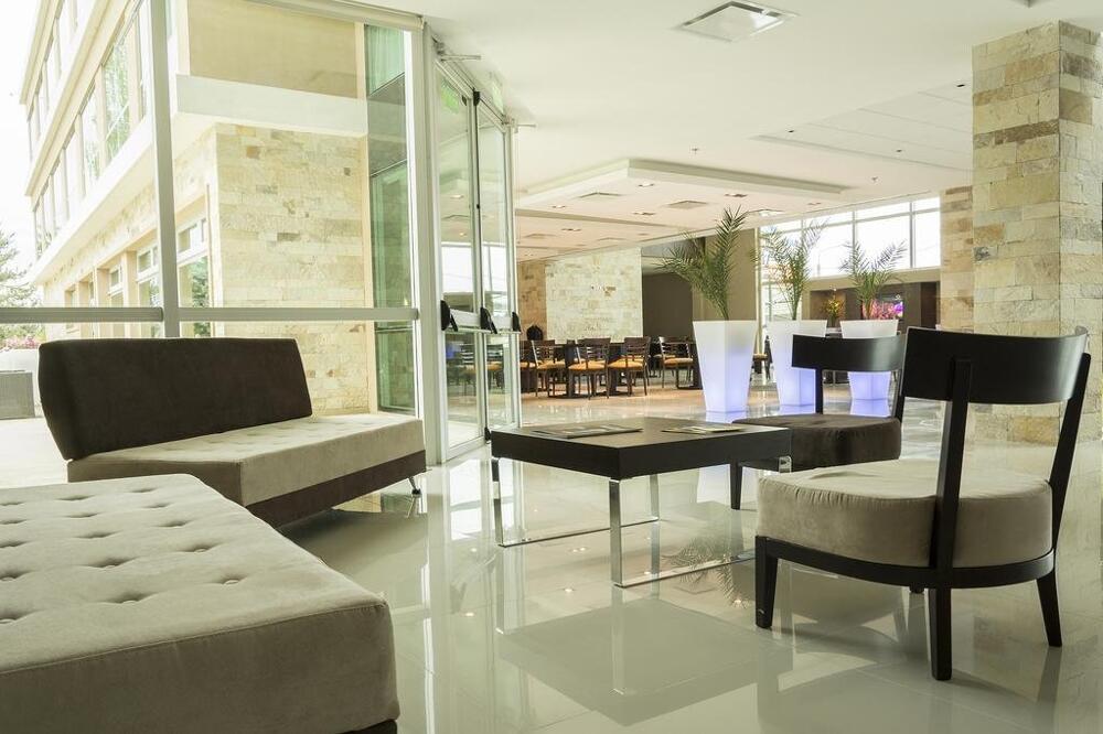 Foto general de Hotel Howard Johnson Neuquen