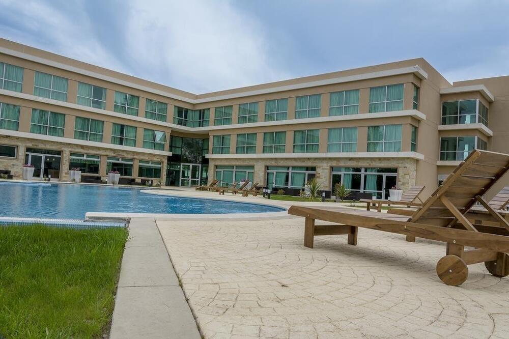Foto general de Hotel Howard Johnson Neuquen