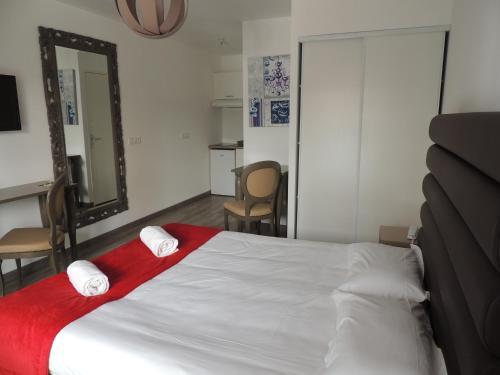 Foto de una habitación de Aparthotel Adonis Aix en Provence
