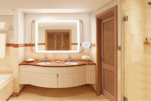 Foto del baño de Hotel The Ritz-Carlton Tenerife, Abama