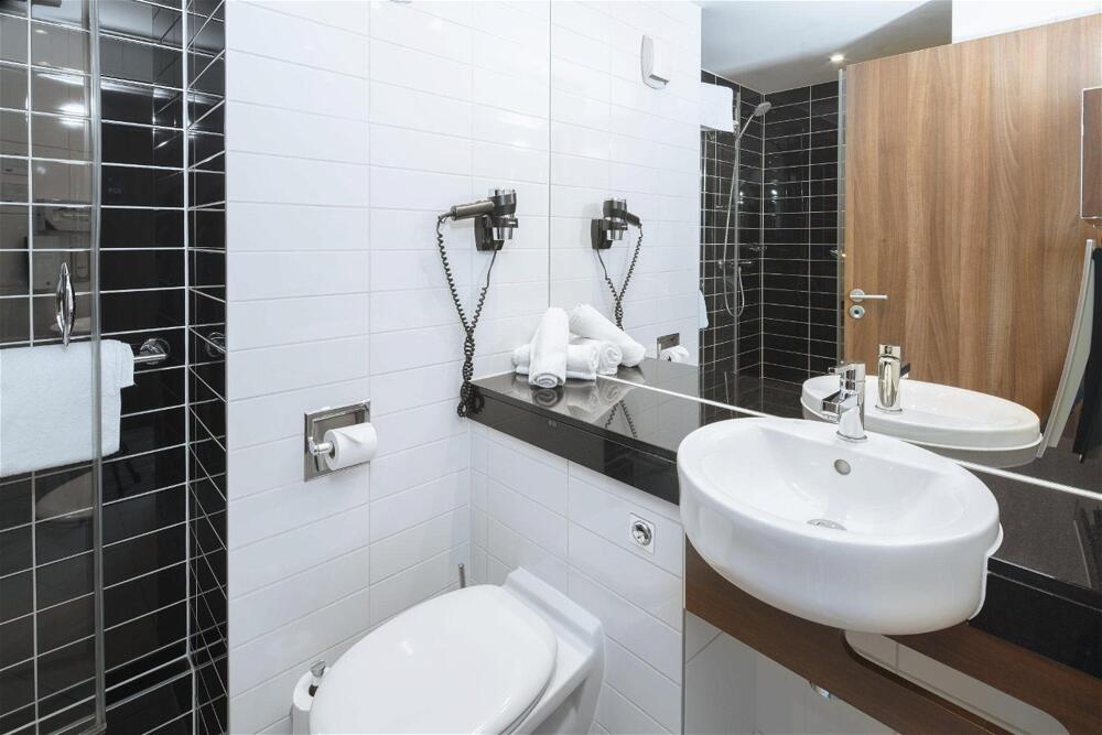 Foto del baño de Holiday Inn Express Strasbourg Centre, an IHG Hotel