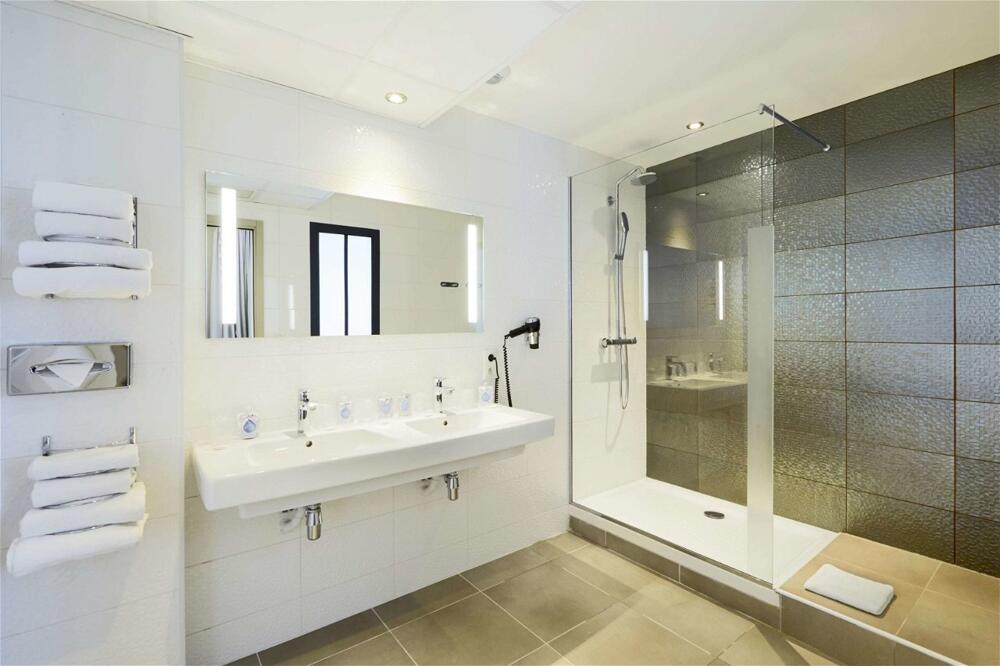 Foto del baño de Kyriad Prestige Saint-Malo