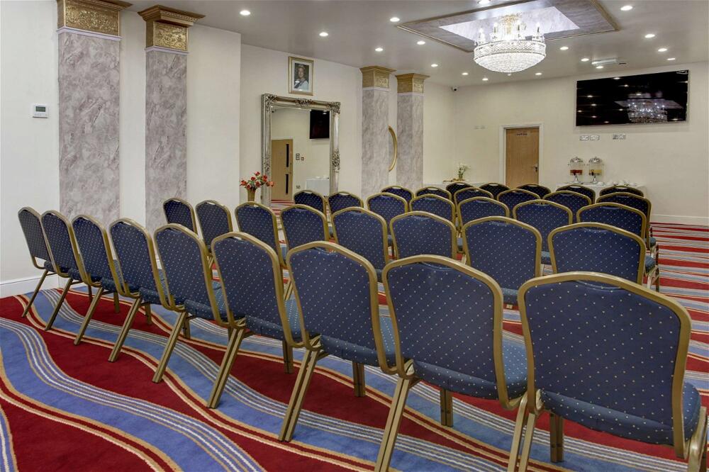 Foto de los servicios de Best Western Greater London Hotel