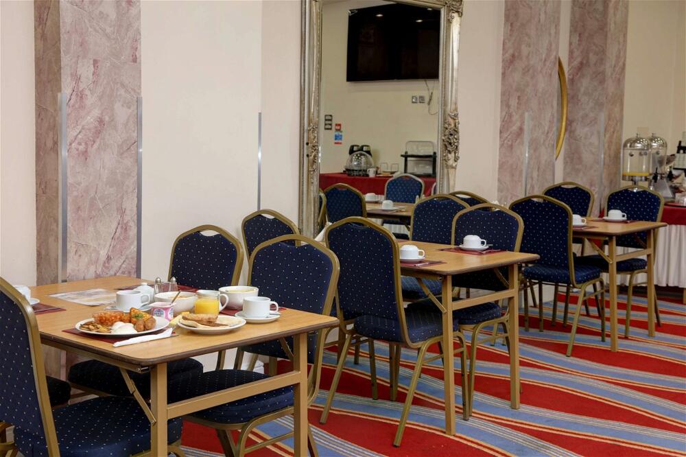 Foto de una habitación de Best Western Greater London Hotel