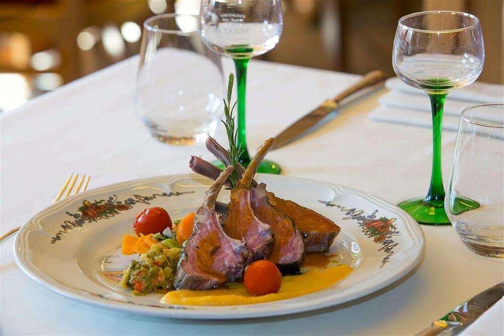 Foto de restauración de Hotel Best Western Plus Au Cheval Blanc Mulhouse Nord