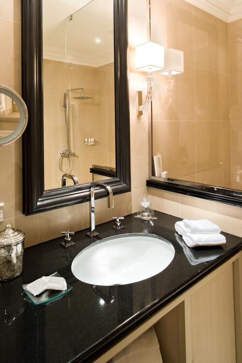 Foto del baño de Hôtel de Pavie