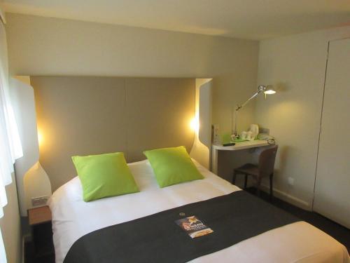 Foto de una habitación de Hotel Campanile Bayeux