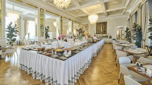Foto de restauración de Grand Hotel Principe Di Piemonte
