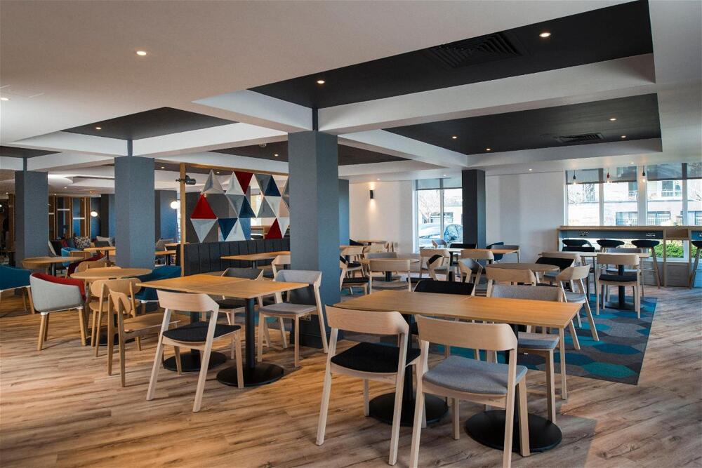Foto de restauración de Holiday Inn Express Edinburgh - Leith Waterfront, an IHG Hotel