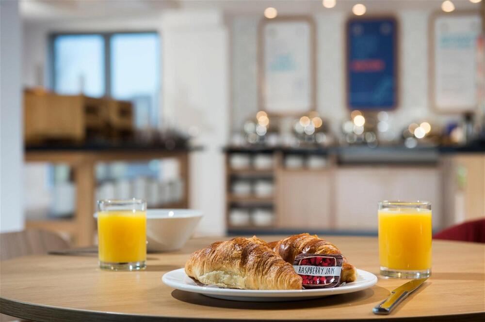 Foto de restauración de Holiday Inn Express Edinburgh - Leith Waterfront, an IHG Hotel