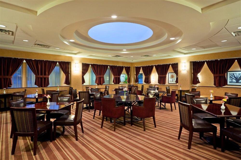 Foto de restauración de Hotel Armoni Inn &amp;amp; Suites