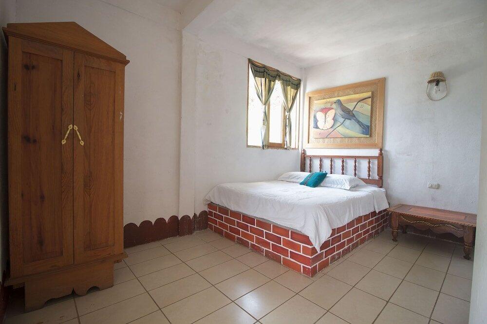 Foto de una habitación de Eco Hotel Uxlabil Atitlan