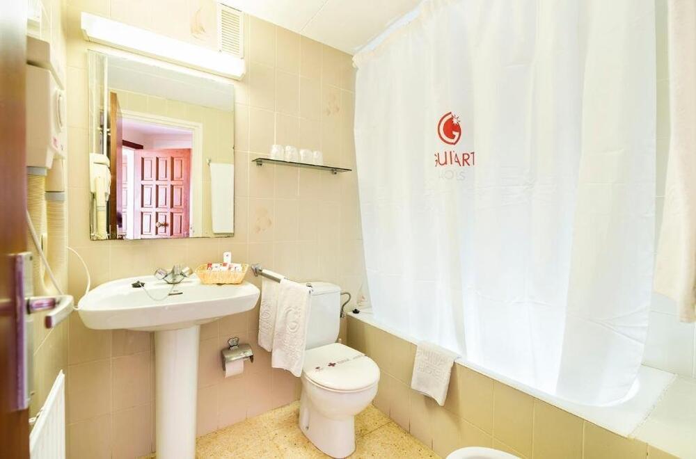 Foto del baño de Apartamentos Guitart
