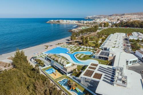 Foto de los servicios de Casas y chalets Resort Cordial Santa Águeda &amp;amp; Perchel Beach Club