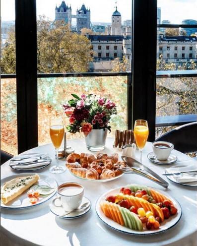 Foto de restauración de Hotel Tower Suites by Blue Orchid