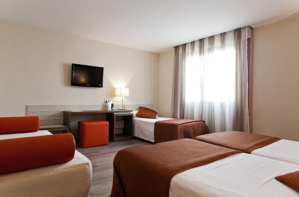 Foto de una habitación de Hotel Porcel Sabica