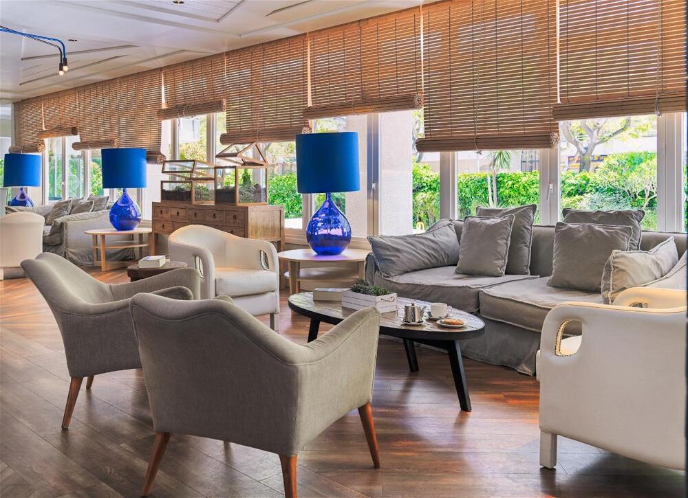 Foto de las zonas nobles de Hotel H10 Vintage Salou - Adults Only