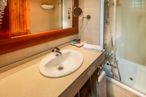 Foto del baño de Hotel Fontanals Golf