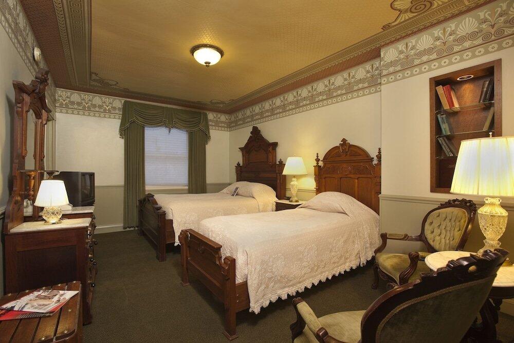 Foto de una habitación de The Strater Hotel