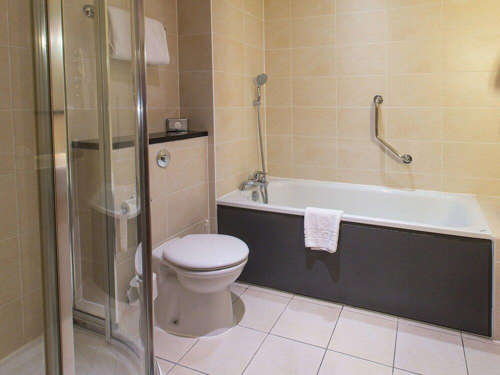 Foto del baño de Cambridge Belfry Hotel &amp;amp; Spa