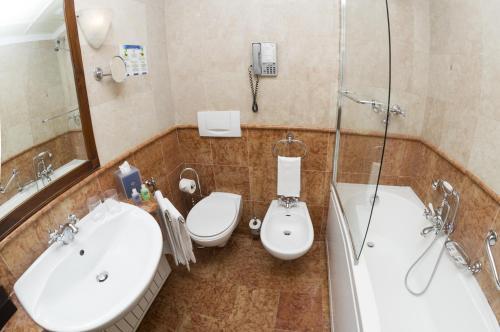 Foto del baño de Hotel Du Lac Et Du Parc Grand Resort