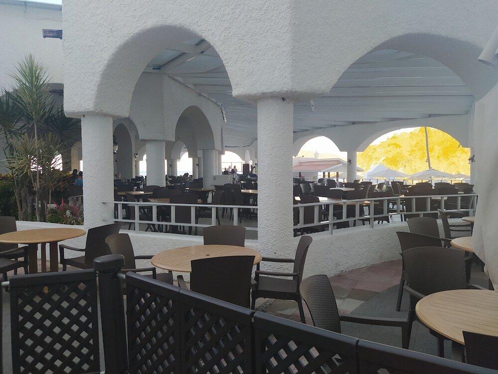 Foto de restauración de Hotel Sierra Mar All Inclusive at Tesoro