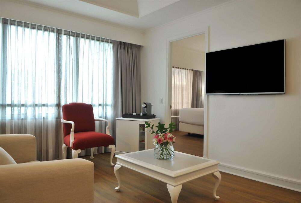 Foto de una habitación de Hotel NH Collection Plaza Santiago