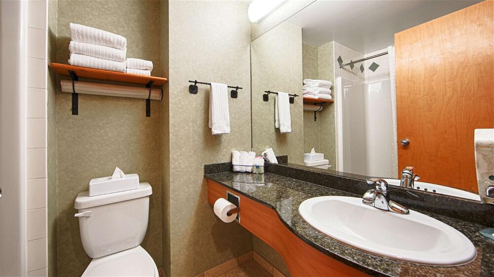 Foto del baño de Hotel Best Western Plus Valemount Inn &amp;amp; Suites