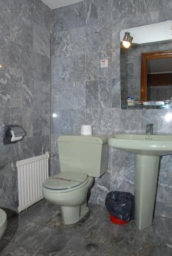 Foto del baño de Apartamentos Goya 75