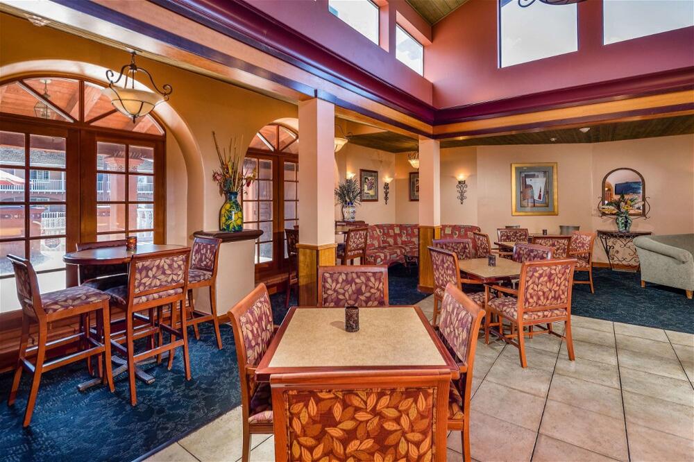 Foto de restauración de Hotel SFO El Rancho Inn SureStay Collection by Best Western