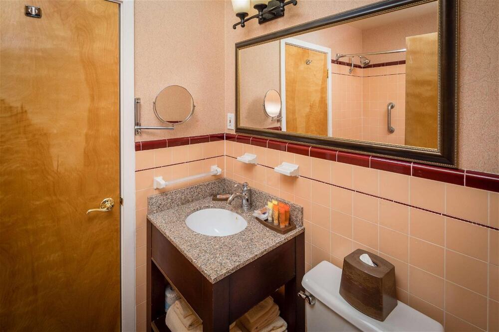 Foto de una habitación de Hotel SFO El Rancho Inn SureStay Collection by Best Western