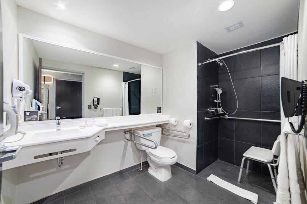 Foto del baño de Hotel City Express Plus Insurgentes Sur