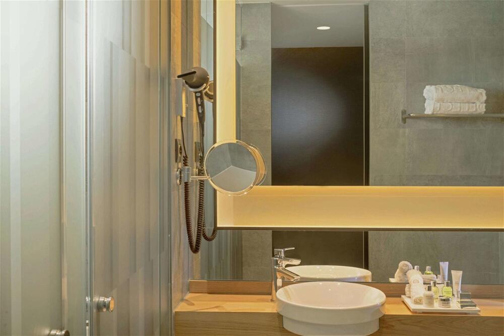 Foto del baño de Hotel NH Collection Madrid Suecia