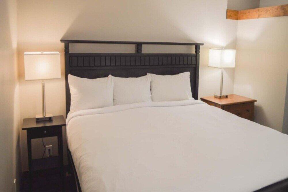 Foto de una habitación de Cahilty Hotel &amp;amp; Suites