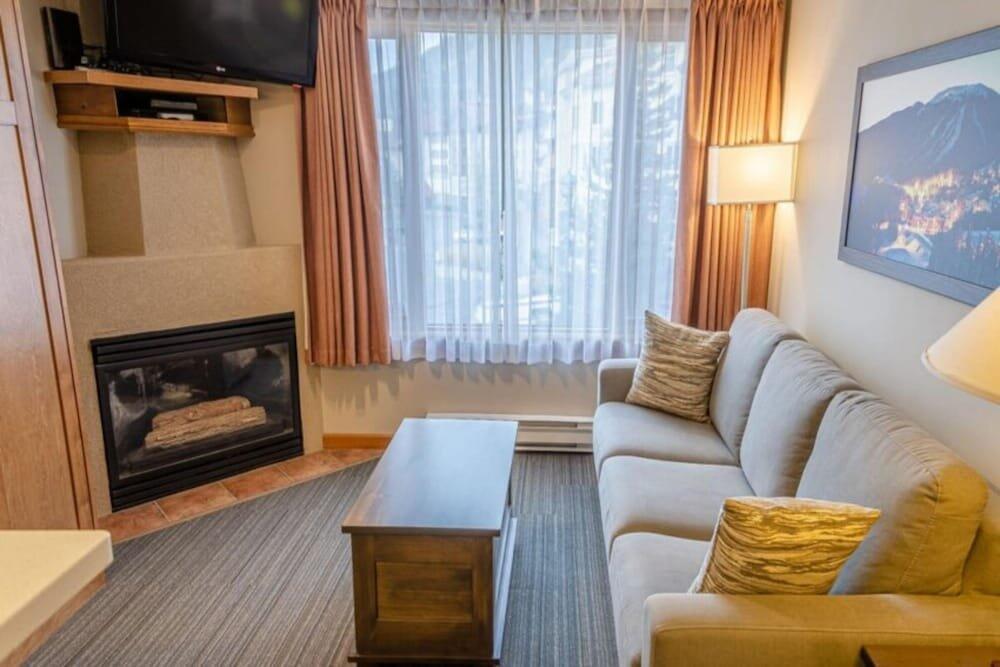 Foto de una habitación de Cahilty Hotel &amp;amp; Suites