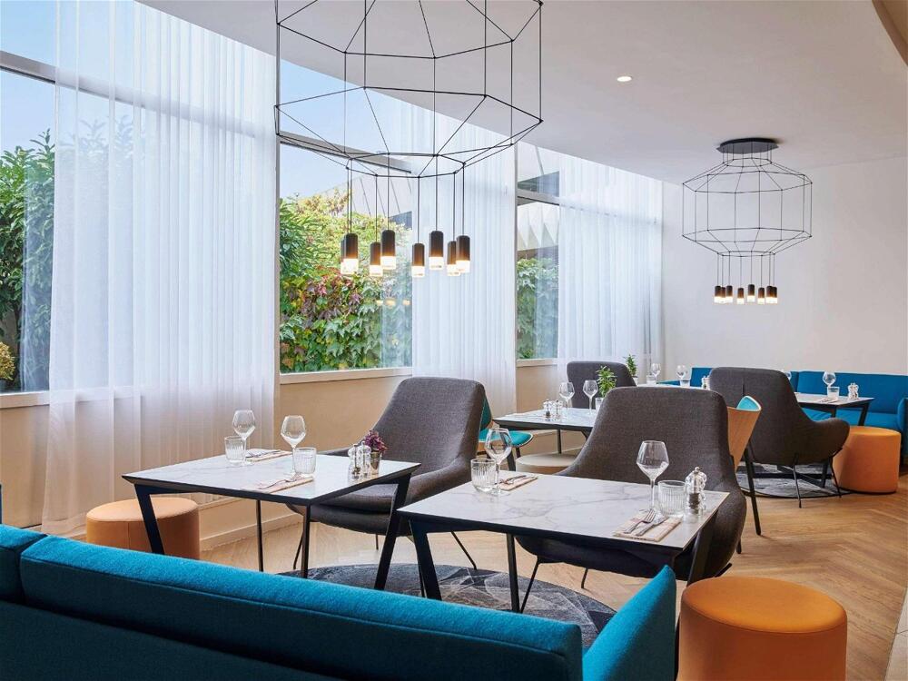Foto de restauración de Hotel Mercure Paris La Défense