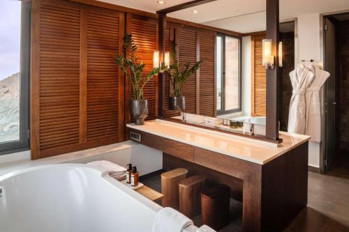 Foto del baño de Salobre Hotel Resort &amp;amp; Serenity