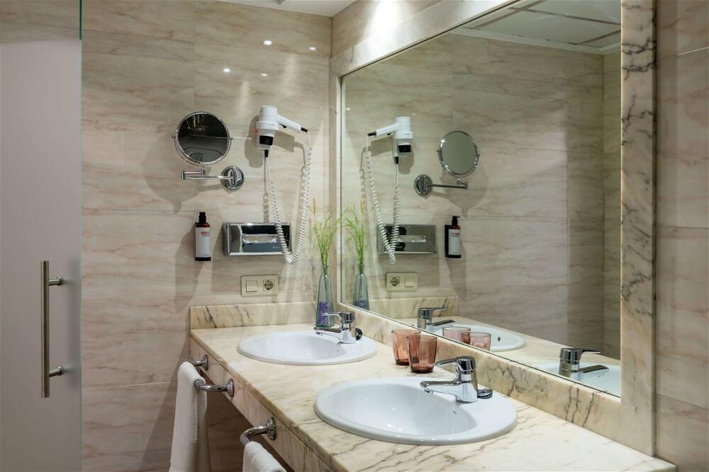 Bathroom – Hotel Elche Centro , affiliated by Melia