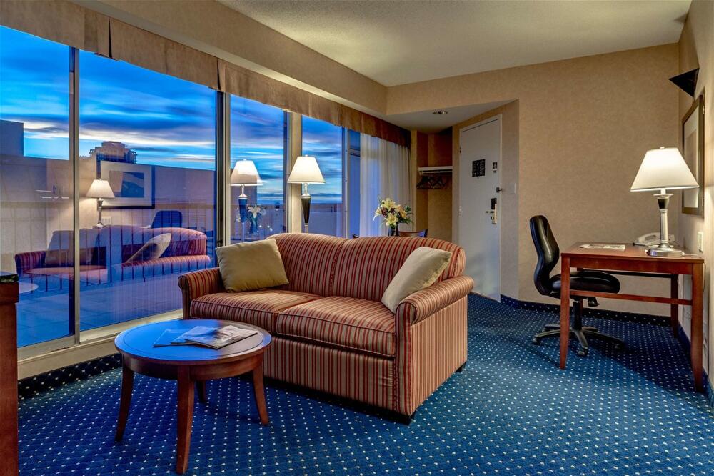 Foto de las zonas nobles de Hotel Best Western Plus Suites Downtown Calgary