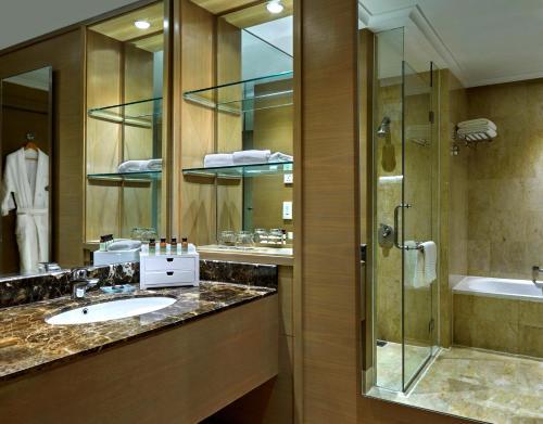 Foto del baño de Pullman Kuala Lumpur City Centre Hotel &amp;amp; Residences