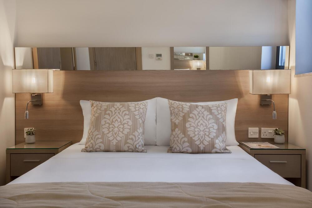 Foto de una habitación de Plaza Regency Hotels