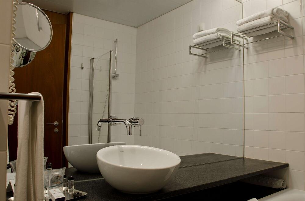 Foto del baño de VIP Executive Arts Hotel