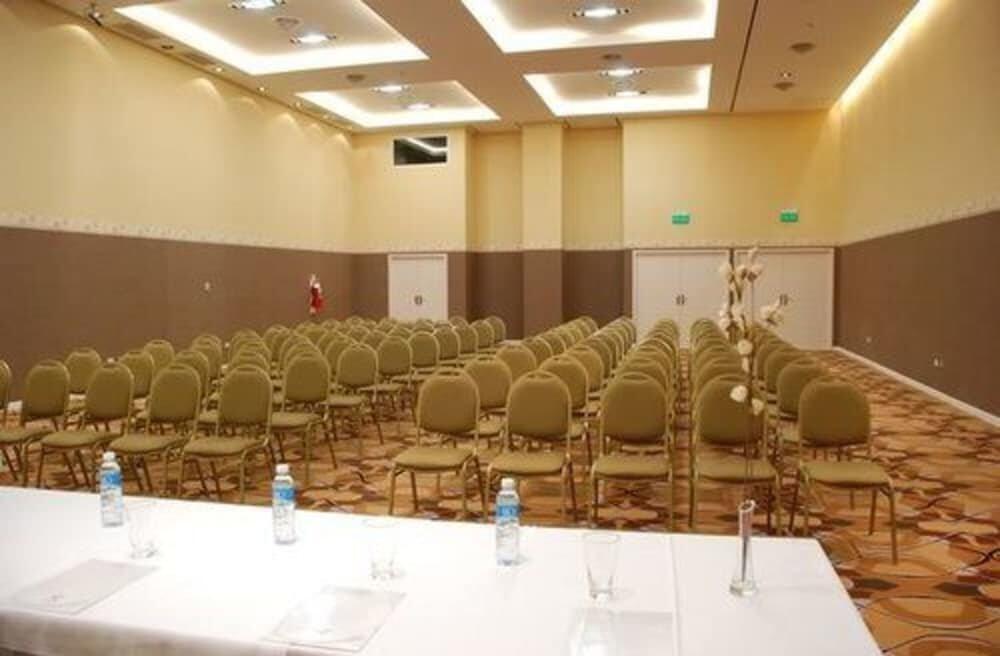 Foto general de Howard Johnson Villa María Hotel y Casino