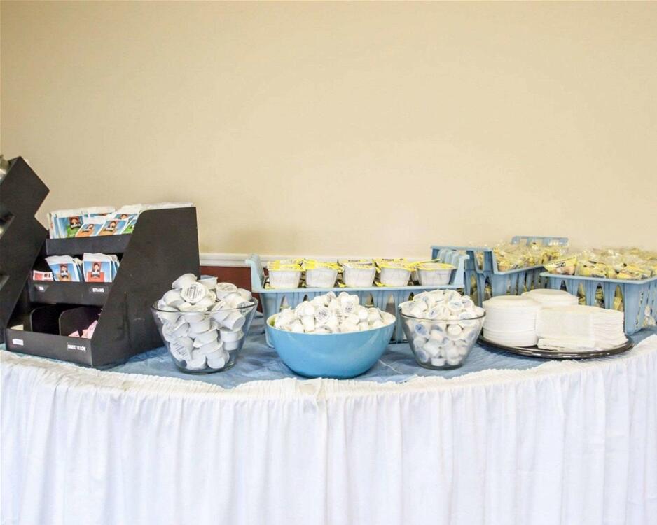 Foto de restauración de Hotel Main Gate Kissimmee Formally Road Way Inn