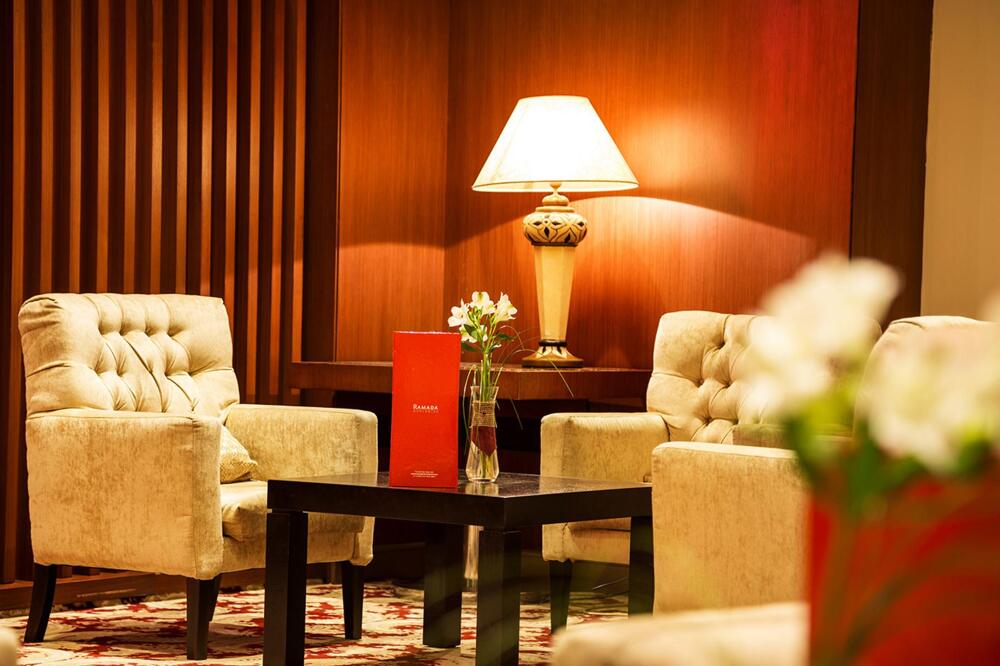 Foto de las zonas nobles de Hotel Ramada by Wyndham Sofia City Center