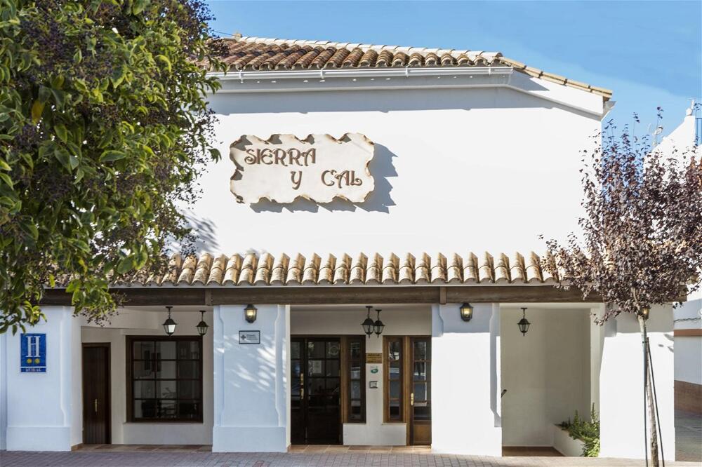 Foto del exterior de Hotel Tugasa Sierra y Cal