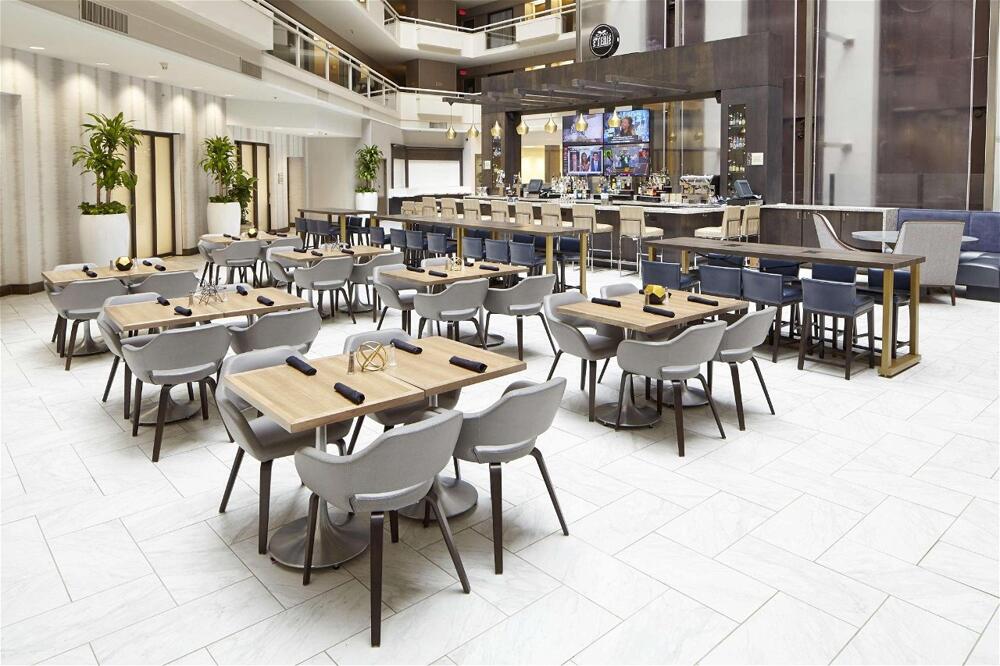 Foto de restauración de Hotel Embassy Suites Atlanta - Galleria