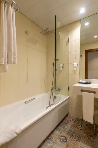 Foto del baño de Legendary Porto Hotel