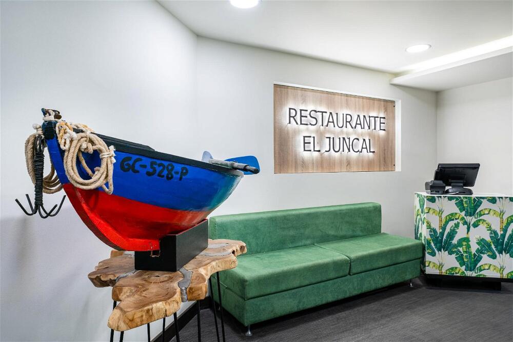 Foto de restauración de Hotel Occidental Roca Negra - Adults Only