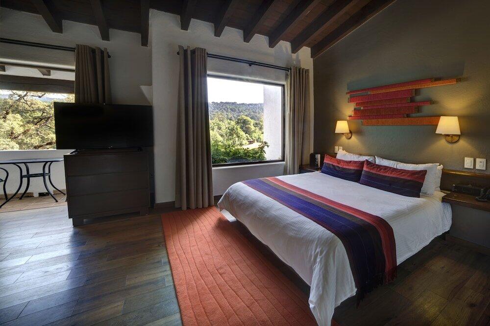Foto de una habitación de Hotel Avandaro Golf &amp;amp; Spa Resort